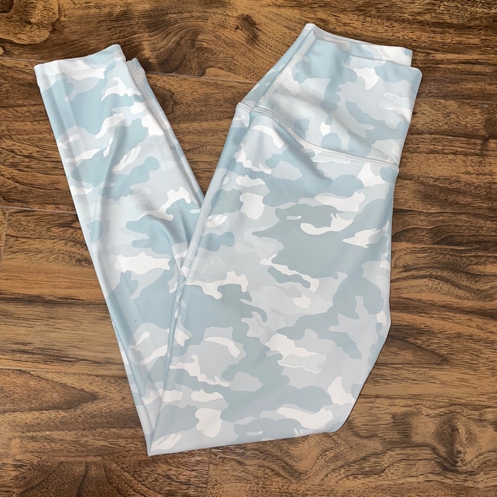 P’tula White Camo Legging